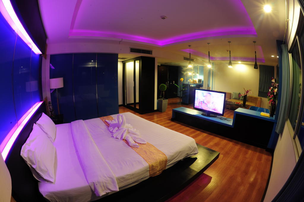Capital O 75514 Vasidtee City Hotel Suphanburi Esterno foto
