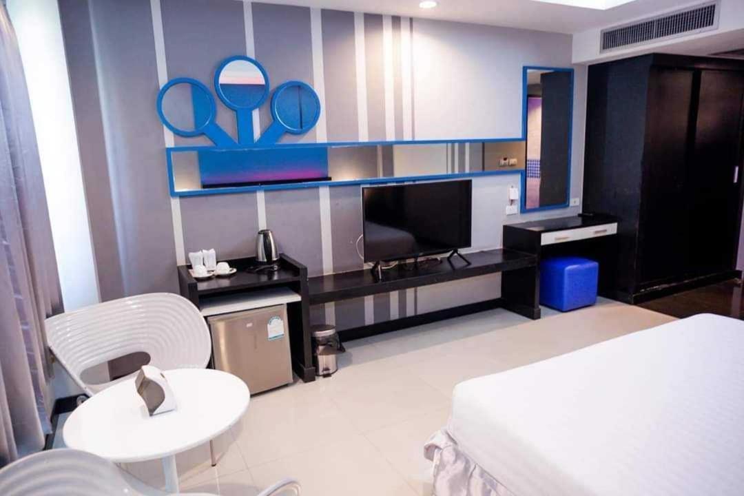 Capital O 75514 Vasidtee City Hotel Suphanburi Esterno foto