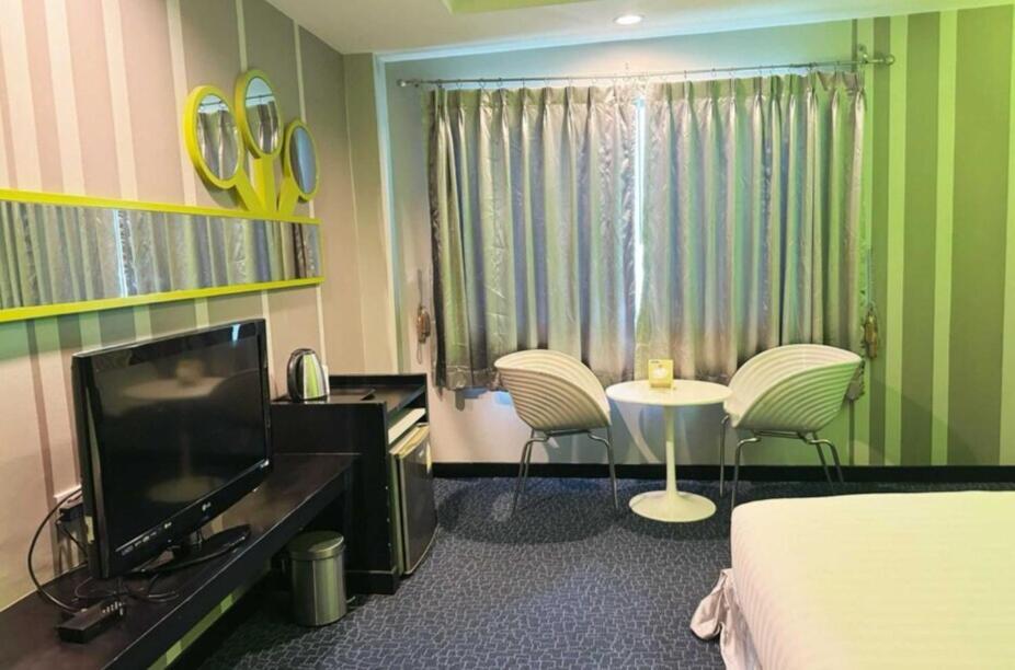 Capital O 75514 Vasidtee City Hotel Suphanburi Esterno foto
