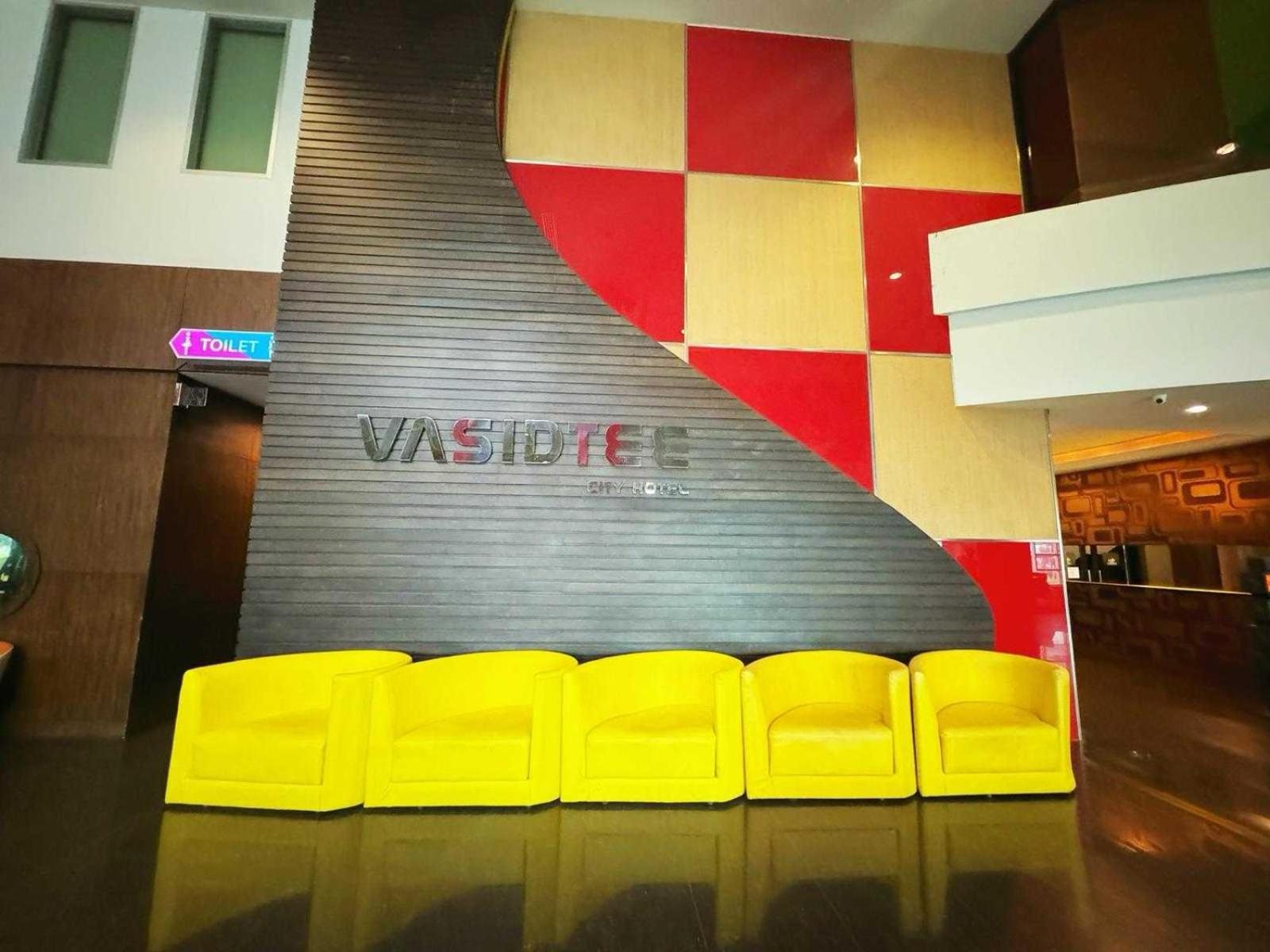 Capital O 75514 Vasidtee City Hotel Suphanburi Esterno foto