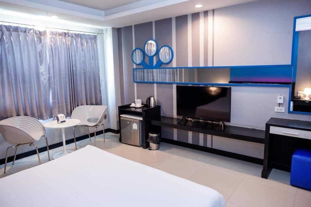 Capital O 75514 Vasidtee City Hotel Suphanburi Esterno foto