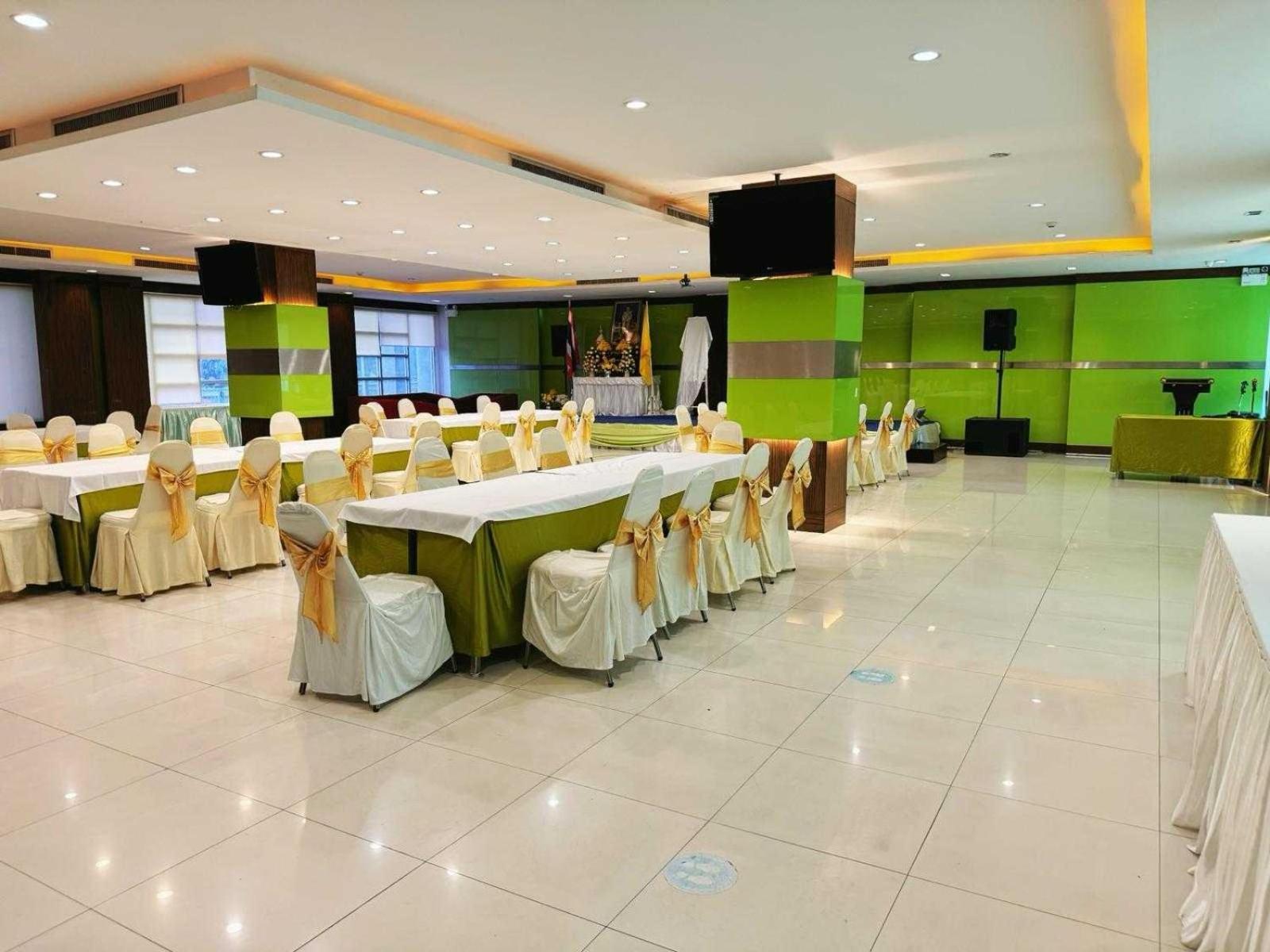 Capital O 75514 Vasidtee City Hotel Suphanburi Esterno foto