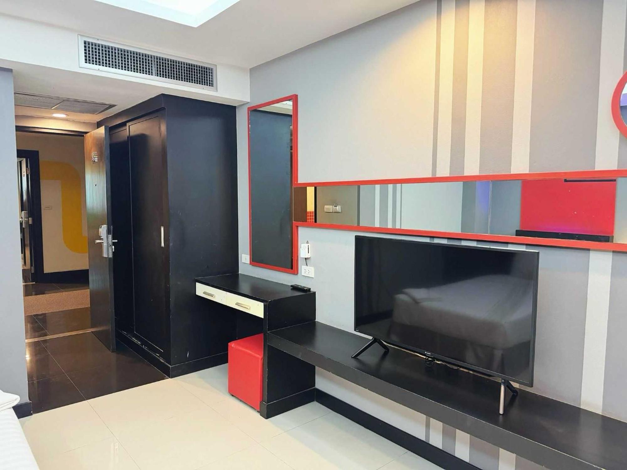 Capital O 75514 Vasidtee City Hotel Suphanburi Esterno foto