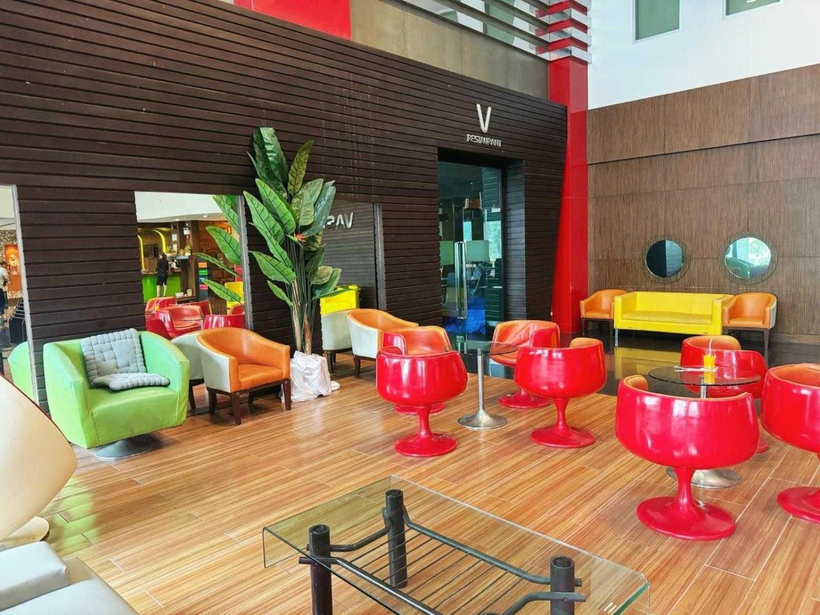 Capital O 75514 Vasidtee City Hotel Suphanburi Esterno foto