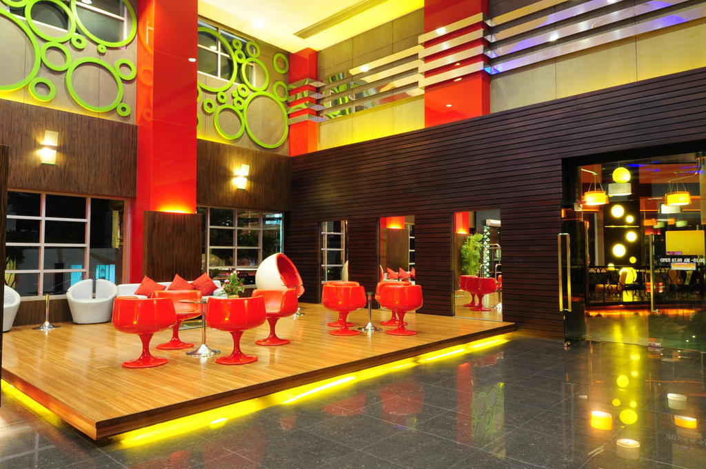 Capital O 75514 Vasidtee City Hotel Suphanburi Esterno foto